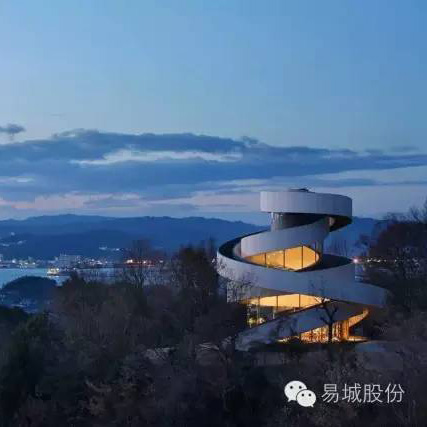 走出婚禮教堂，走進潮流地標